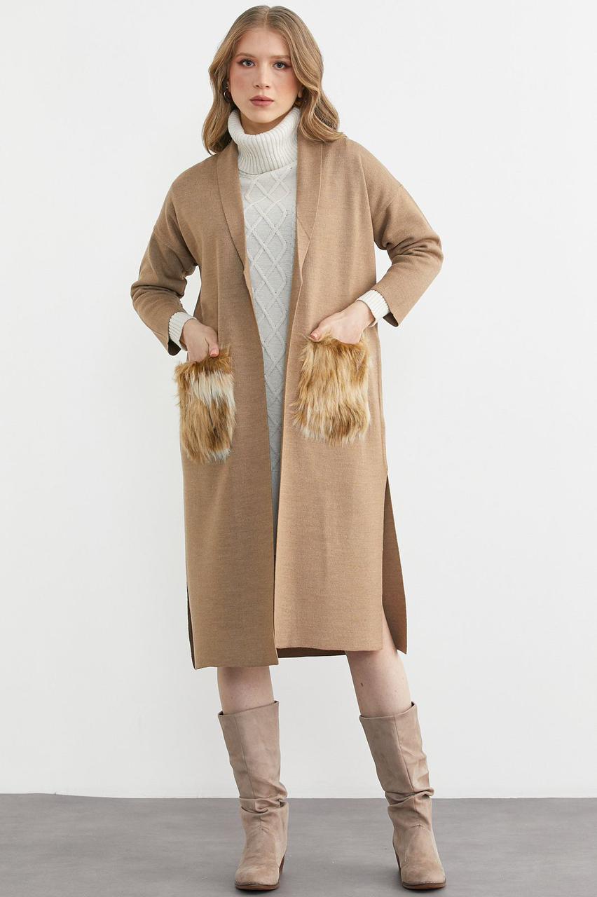 Figgzo Luxe Longline Cardigan with Faux Fur Pockets – Camel